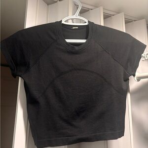 SWIFTLY TECH CROP in Black Size 6 (worn once)